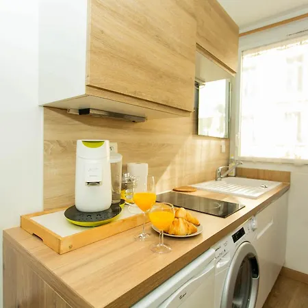 Apartment Near Champs Elysees 아파트 파리